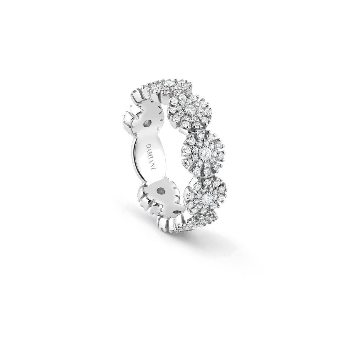 Damiani Margherita Ring 20089286, An 18k white gold ring set with diamonds