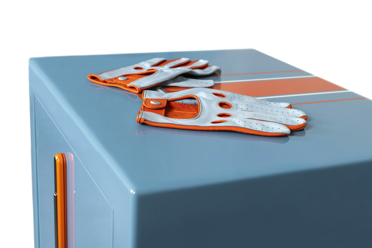 Buben & Zorweg Turbo XXL Racing Edition safe, driving gloves on the safe