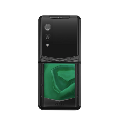 VERTU QUANTUM FLIP PHONE EMERALD GREEN AGATE, hand-polished agate case, closed, seen from the front