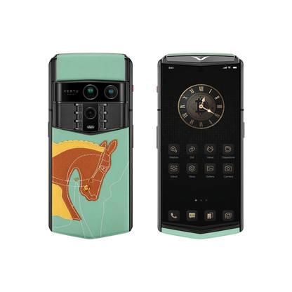 VERTU AGENT Q PHONE SANCAI HORSE COLLECTION GREEN CALFSKIN, close-up of the case with calf leather case