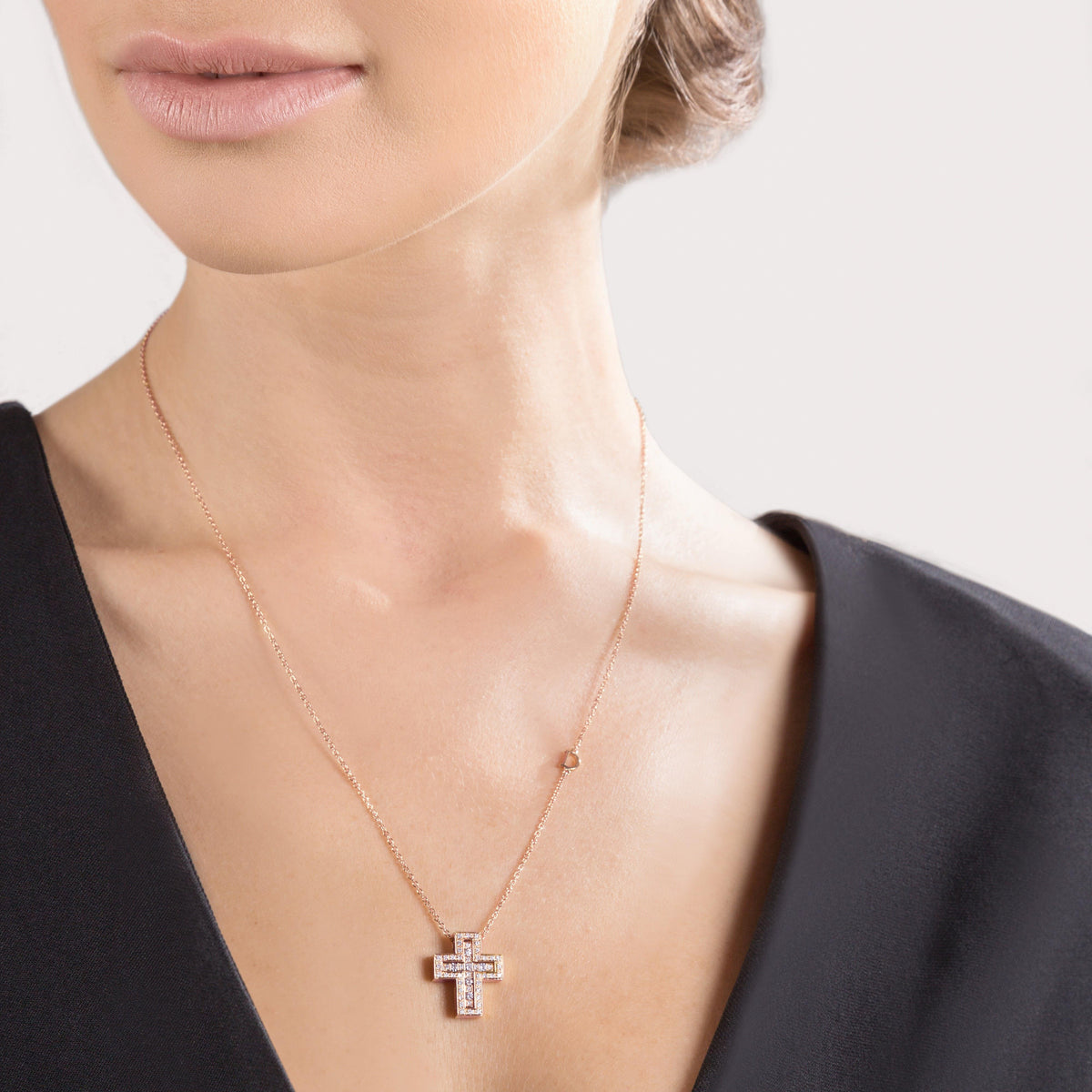 Damiani Belle Epoque Cross 20083492, Pink gold and diamonds necklace