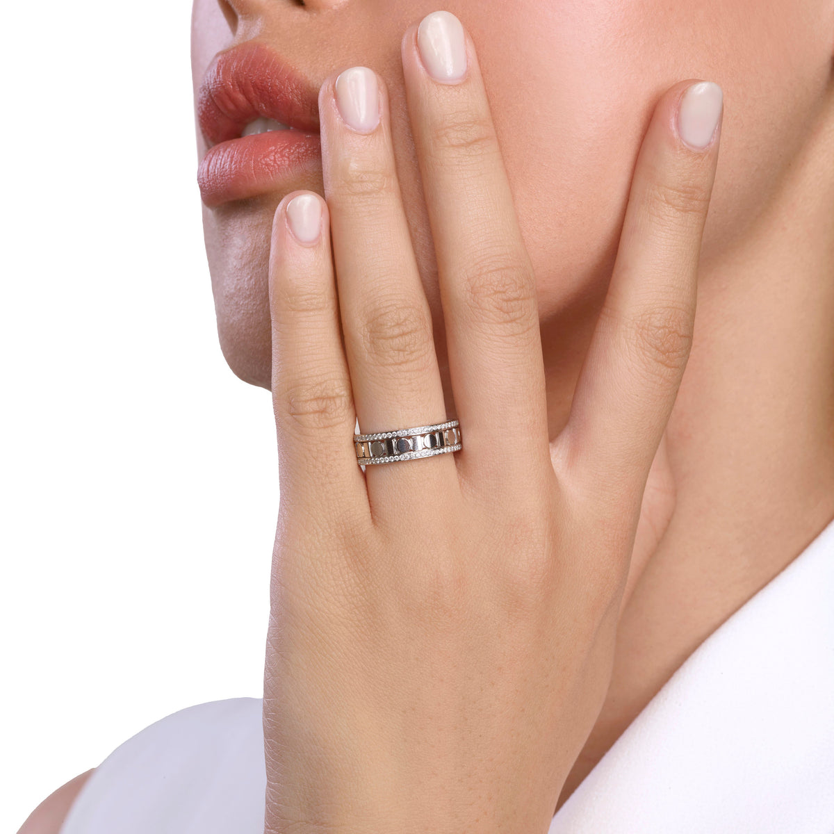 Damiani Belle Epoque Reel Ring 20093135, White-Gold Band Ring with Diamond Borders, 5.7 mm