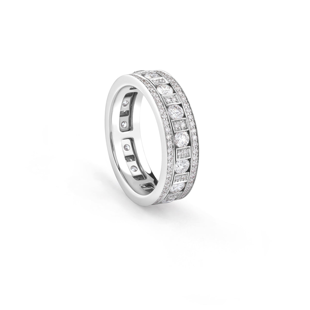 Damiani Belle Epoque Ring 20106389, An 18k white gold ring set with diamonds
