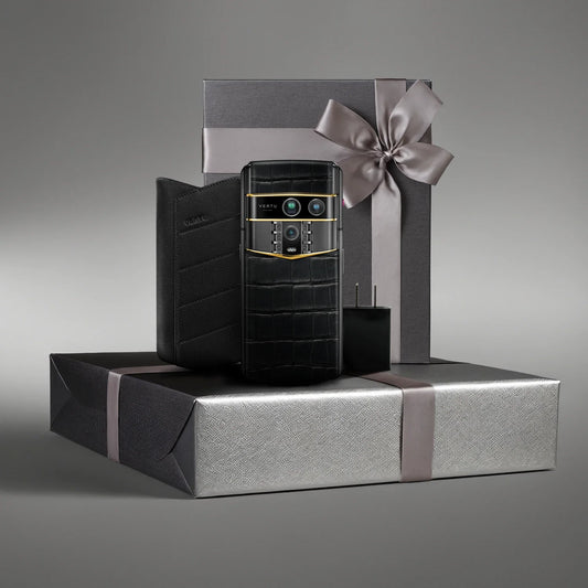 VERTU AGENT Q PHONE 27TH ANNIVERSARY LIMITED EDITION GOLD I ALLIGATOR SKIN, close-up of the case, alligator leather and gold