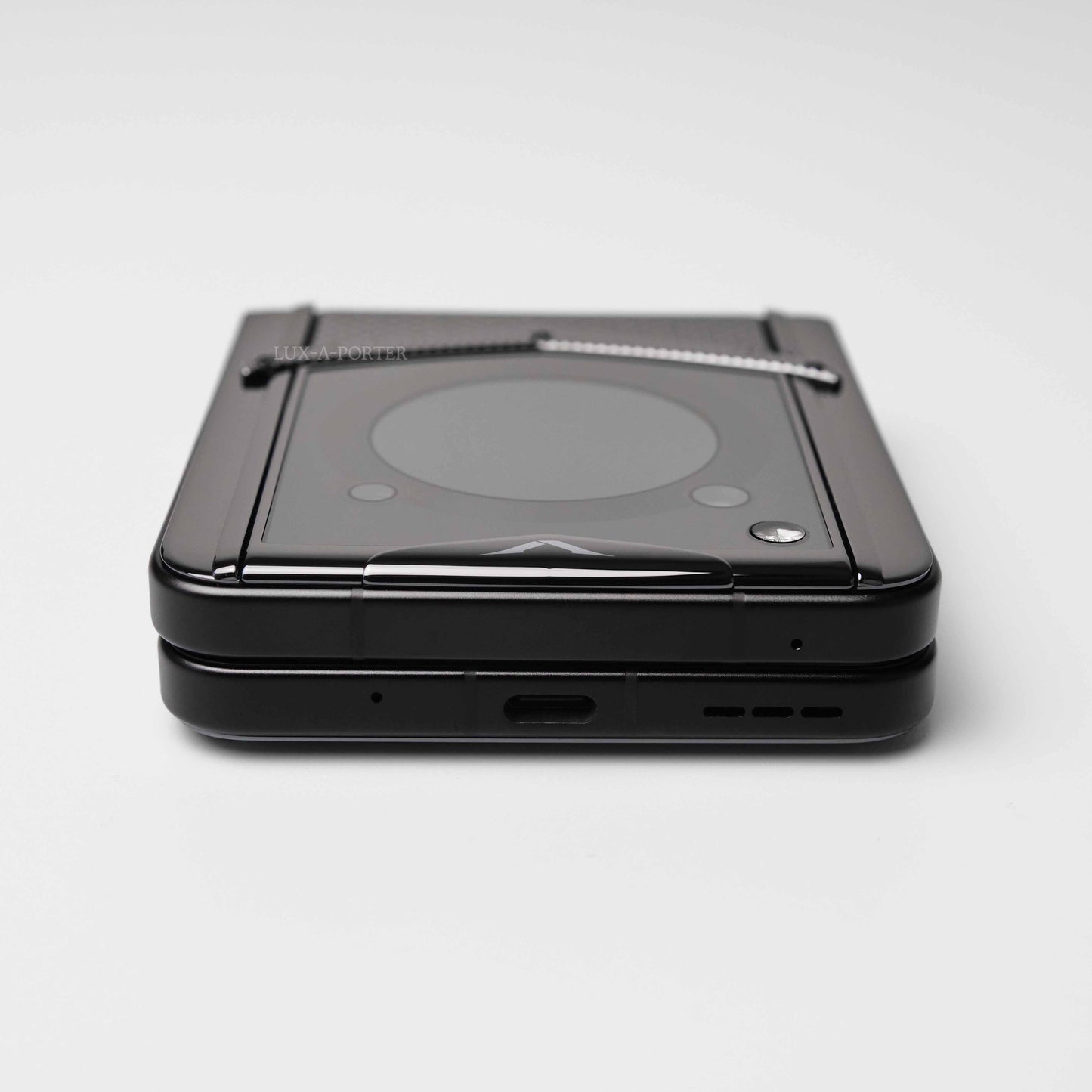 VERTU IRONFLIP PHONE CARBON TEXTURE TAFFETA