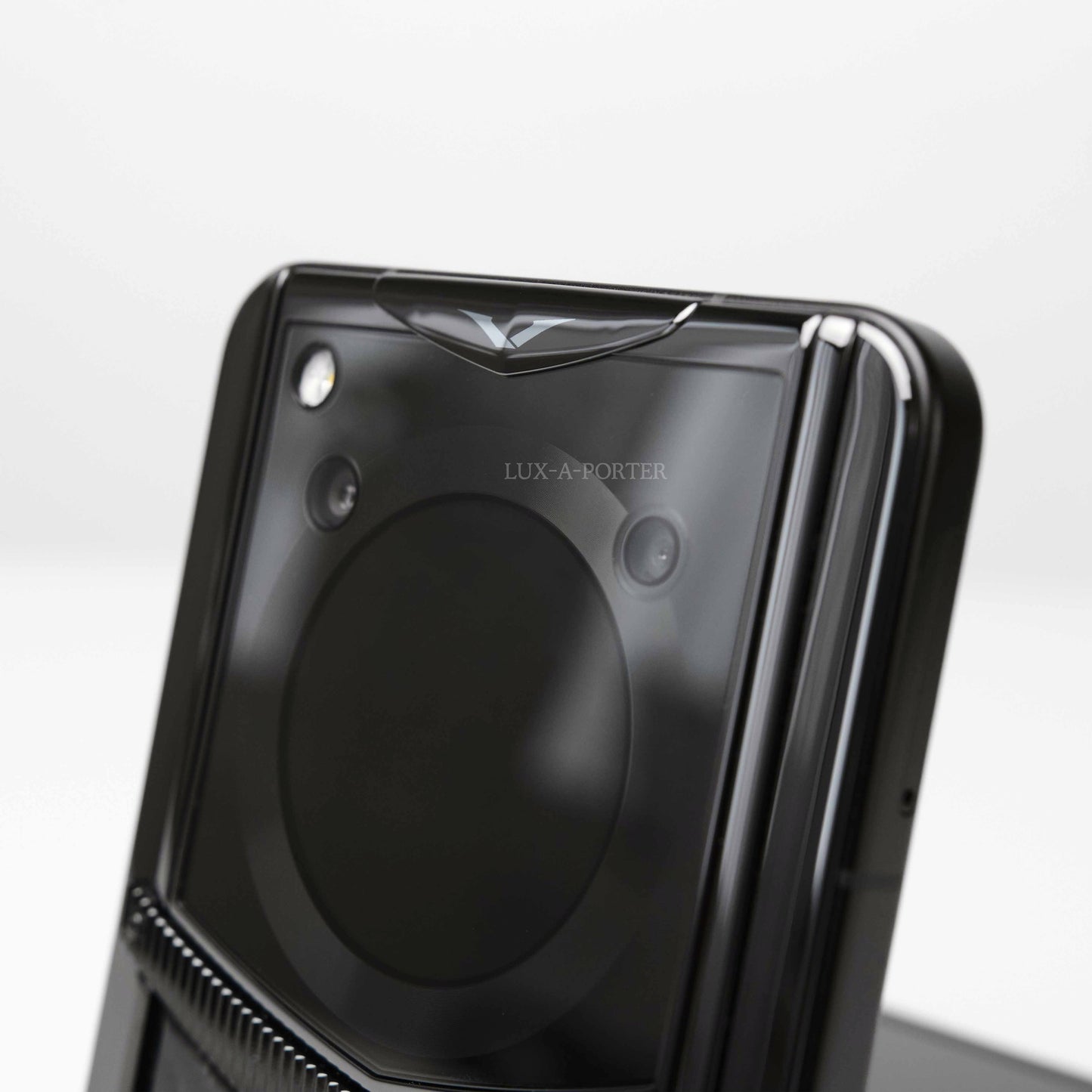 VERTU IRONFLIP PHONE CARBON TEXTURE AUSPICIOUS PHOENIX