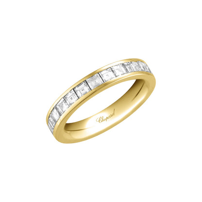 Chopard Timeless ring in 18k ethical yellow gold with diamonds