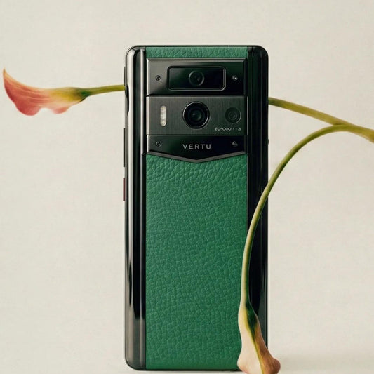 VERTU METAVERTU 2 MAX PHONE VERONA GREEN CALFSKIN, lifestyle