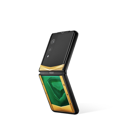 VERTU QUANTUM FLIP PHONE EMERALD GREEN GOLD IRON BLACK AGATE, hand-polished agate case, closed, seen from the front
